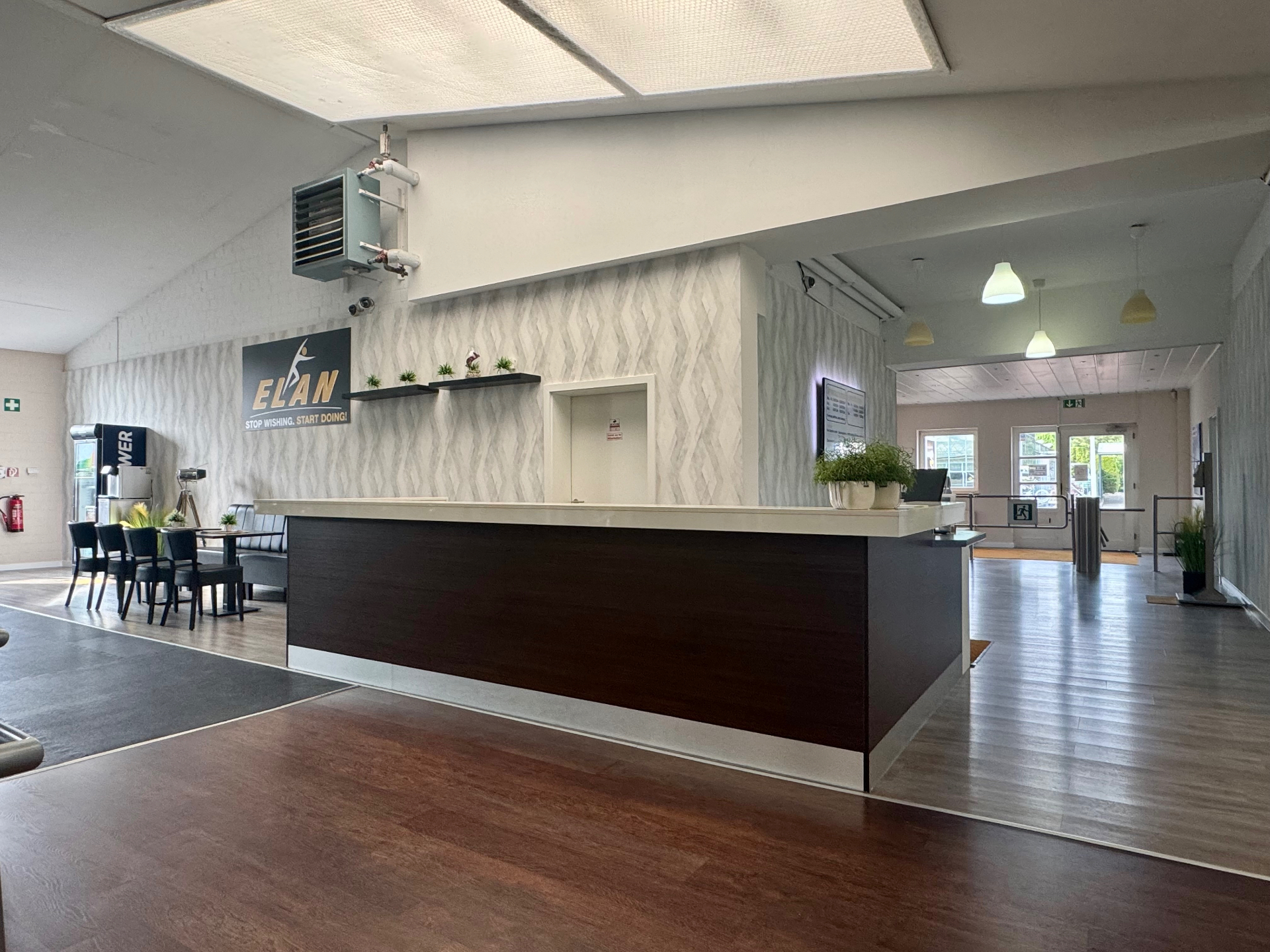 Elan Fitness — Empfang